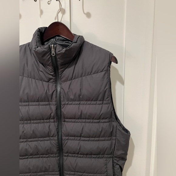 Lululemon Reversible Down Vest Palm Deco Grey- Men’s XL NWOT - Picture 3 of 9
